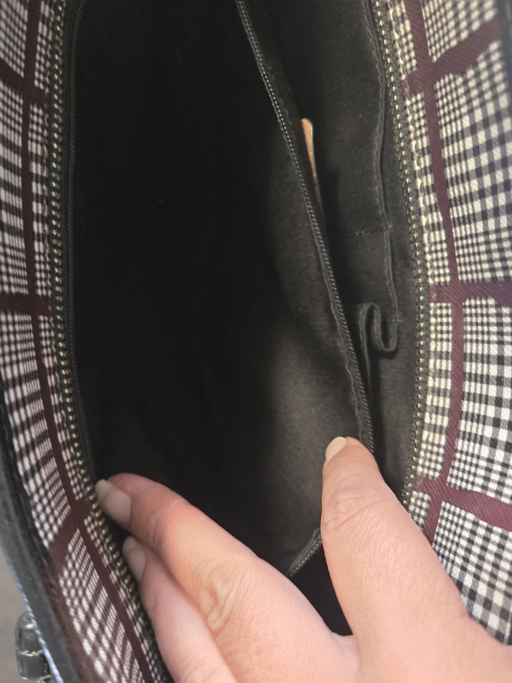 Rare Coach Sample Peyton Glen Plaid Jordan Tote Bag Black Burgundy F33320